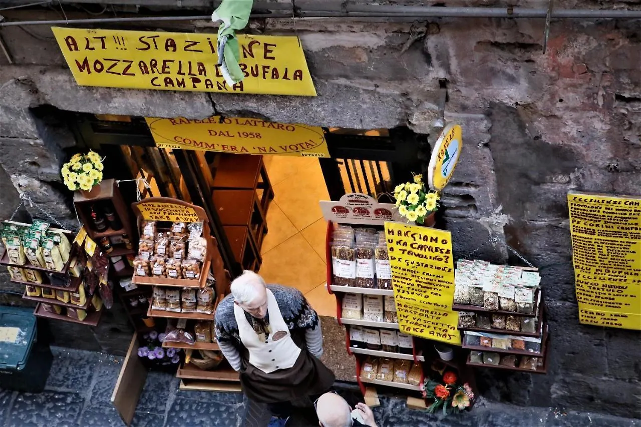 Napolicentrico Bed & Breakfast 0*, Naples